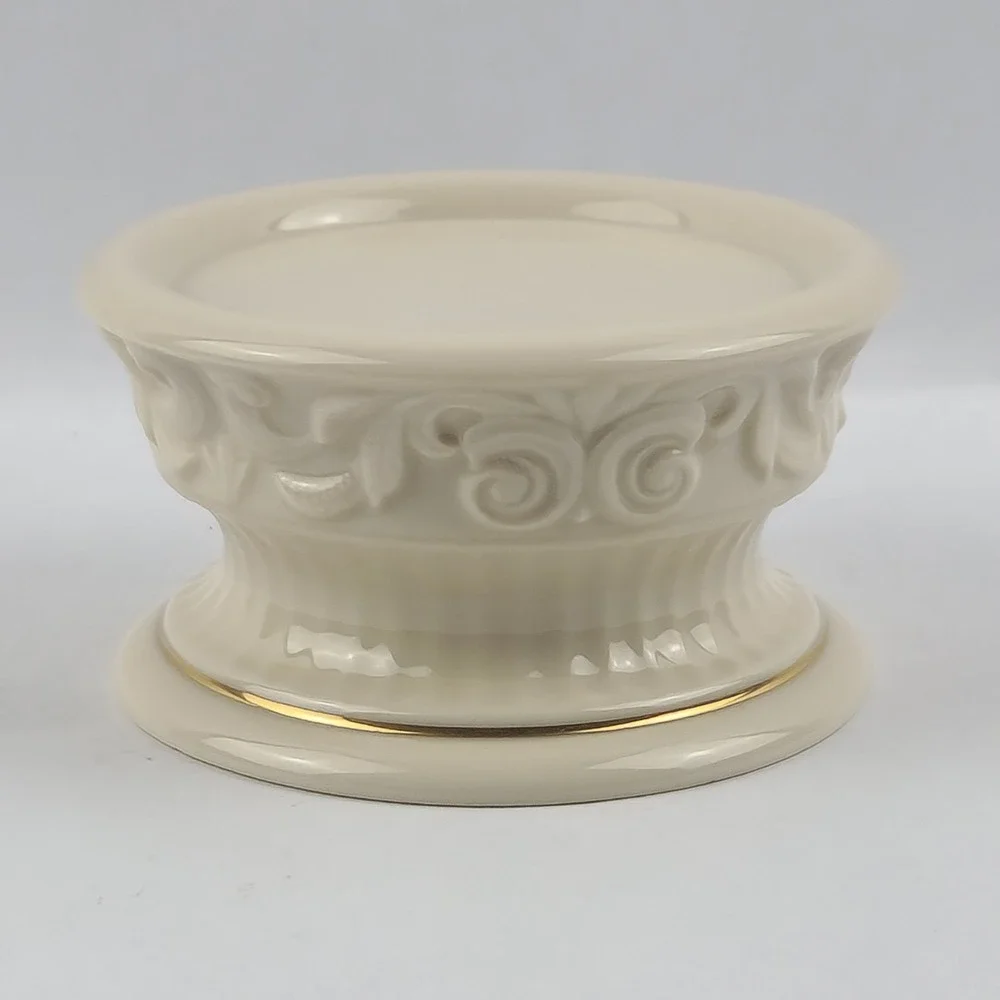 Lenox Versailles Ceramic Pillar Candle‎ Holder in Cream & Gold